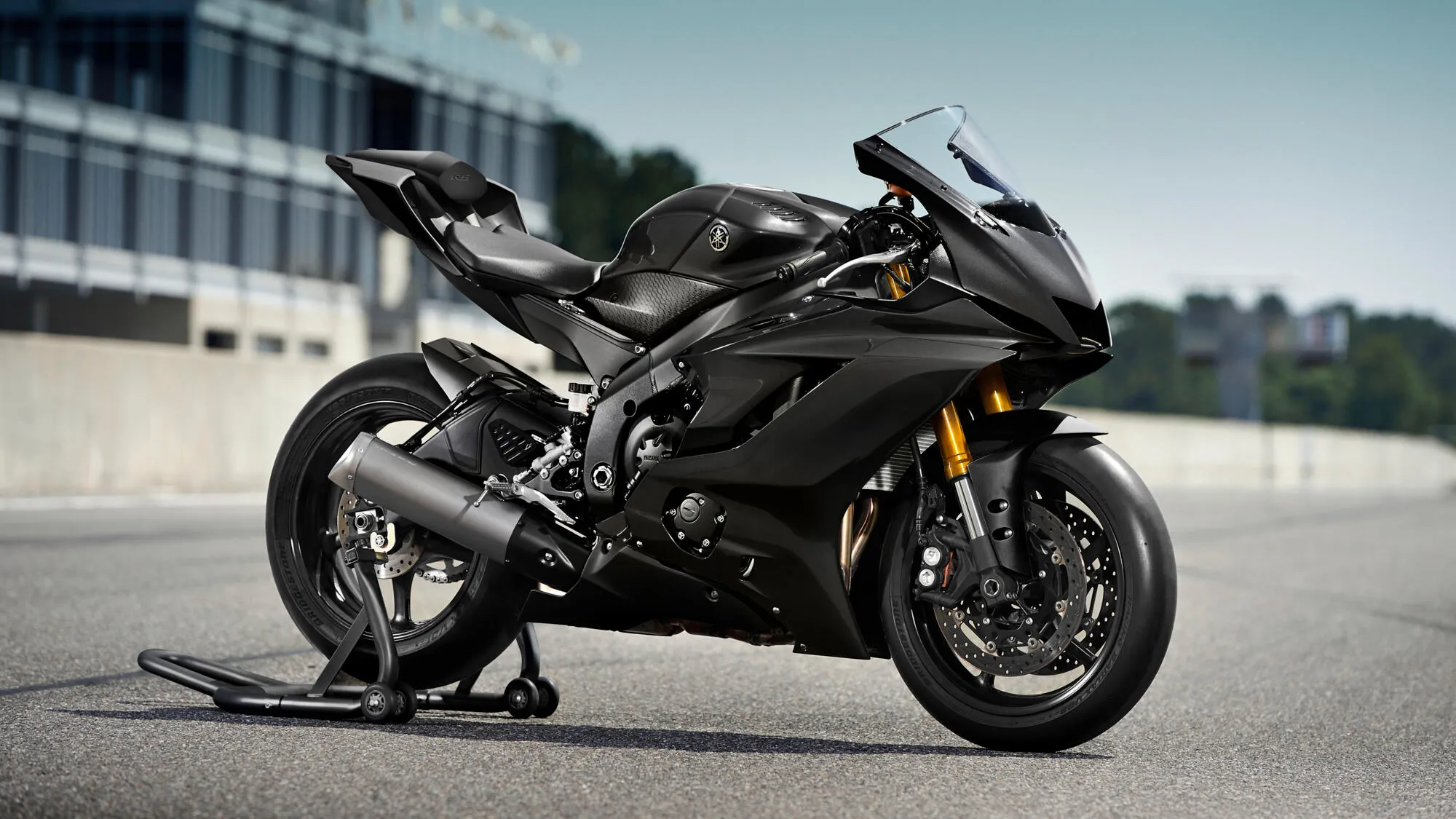 Yamaha R6 Race negra