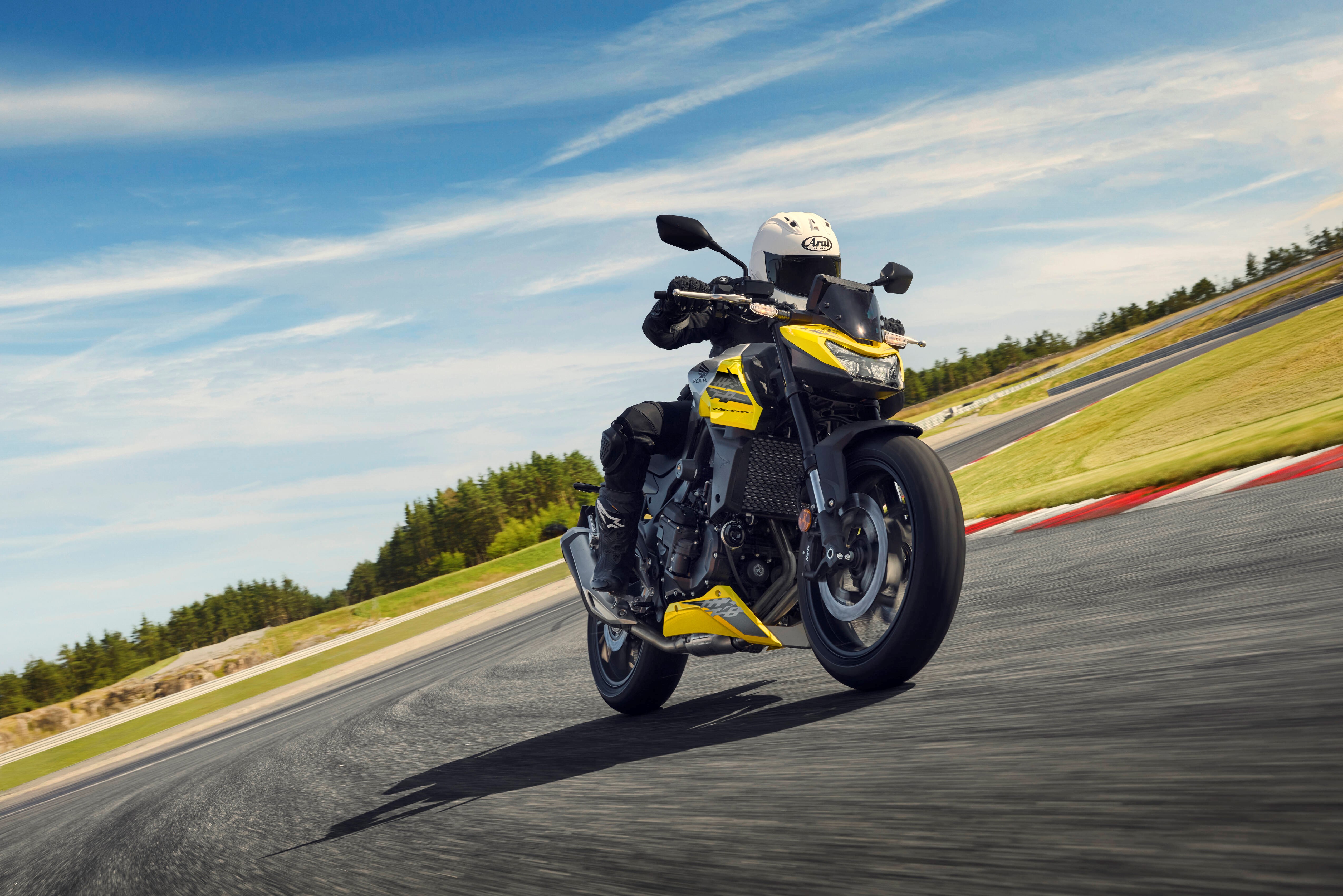 El aguijón más tecnológico: la Honda CB750 Hornet 2026 estrena E-Clutch en Canarias
