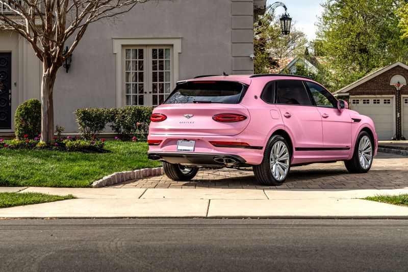 Bentley Bentayga en Candy Pink: lujo personalizado con sello Mulliner