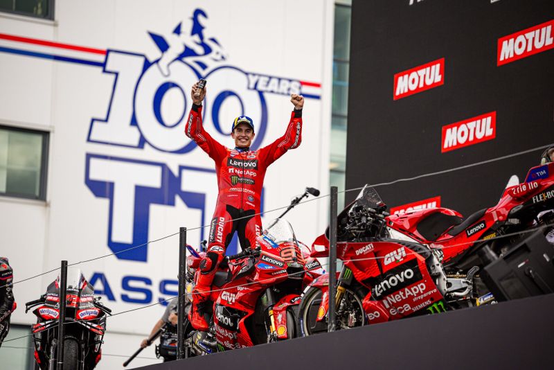 Assen afianza el liderato de Márquez y engrandece su leyenda