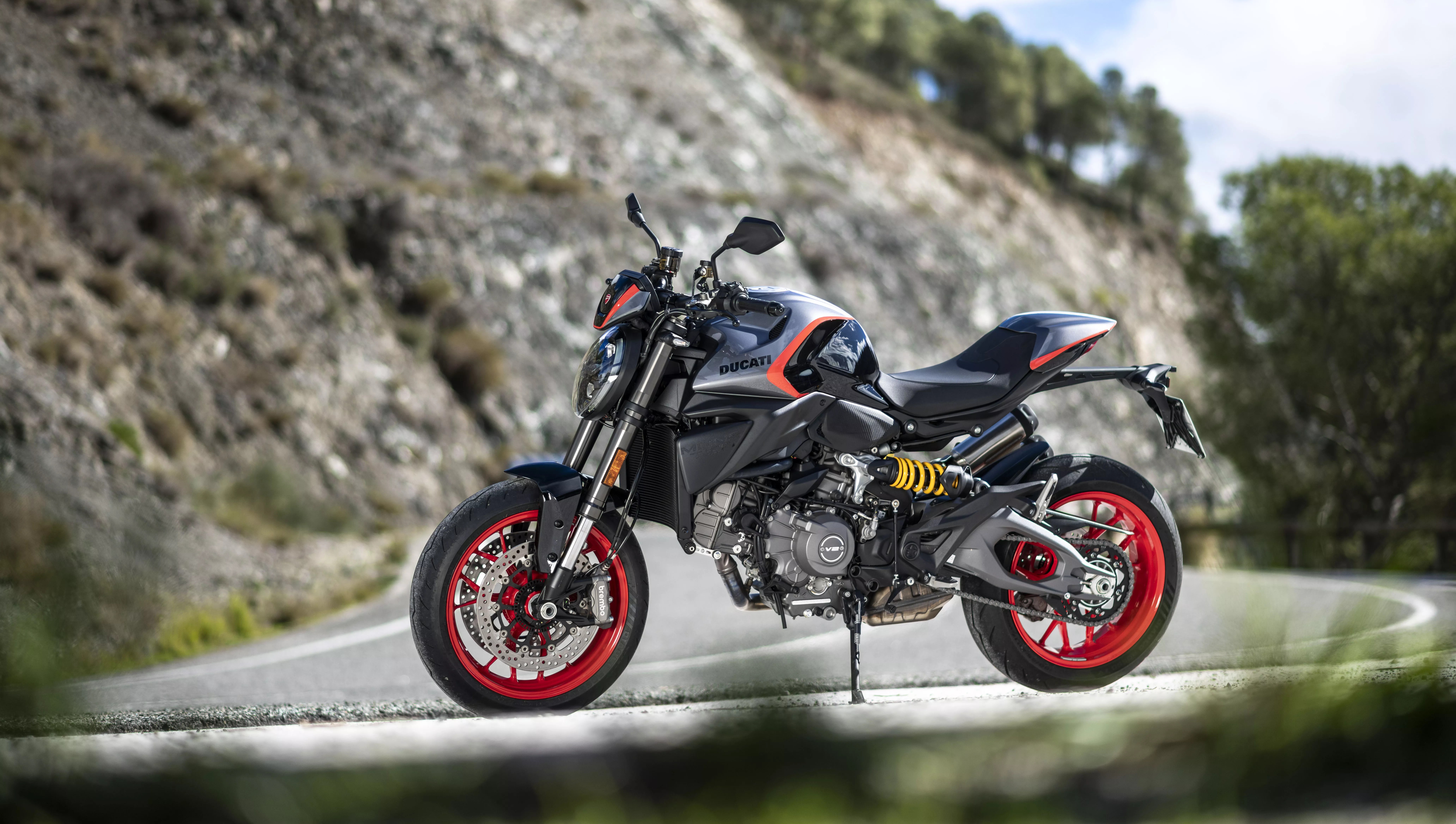 La Ducati Monster estrena decoración Sport y refuerza su carácter deportivo