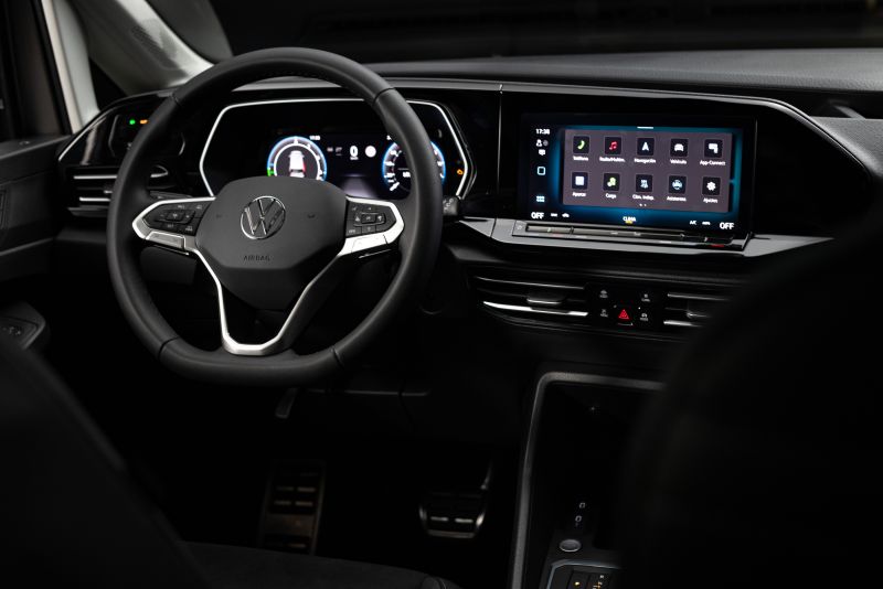 interior furgoneta híbrida enchufable Volkswagen Caddy