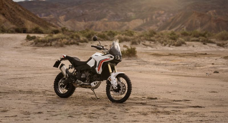 Nueva Ducati DesertX 2026: Evolución off-road, nuevo motor V2 y chasis monocasco