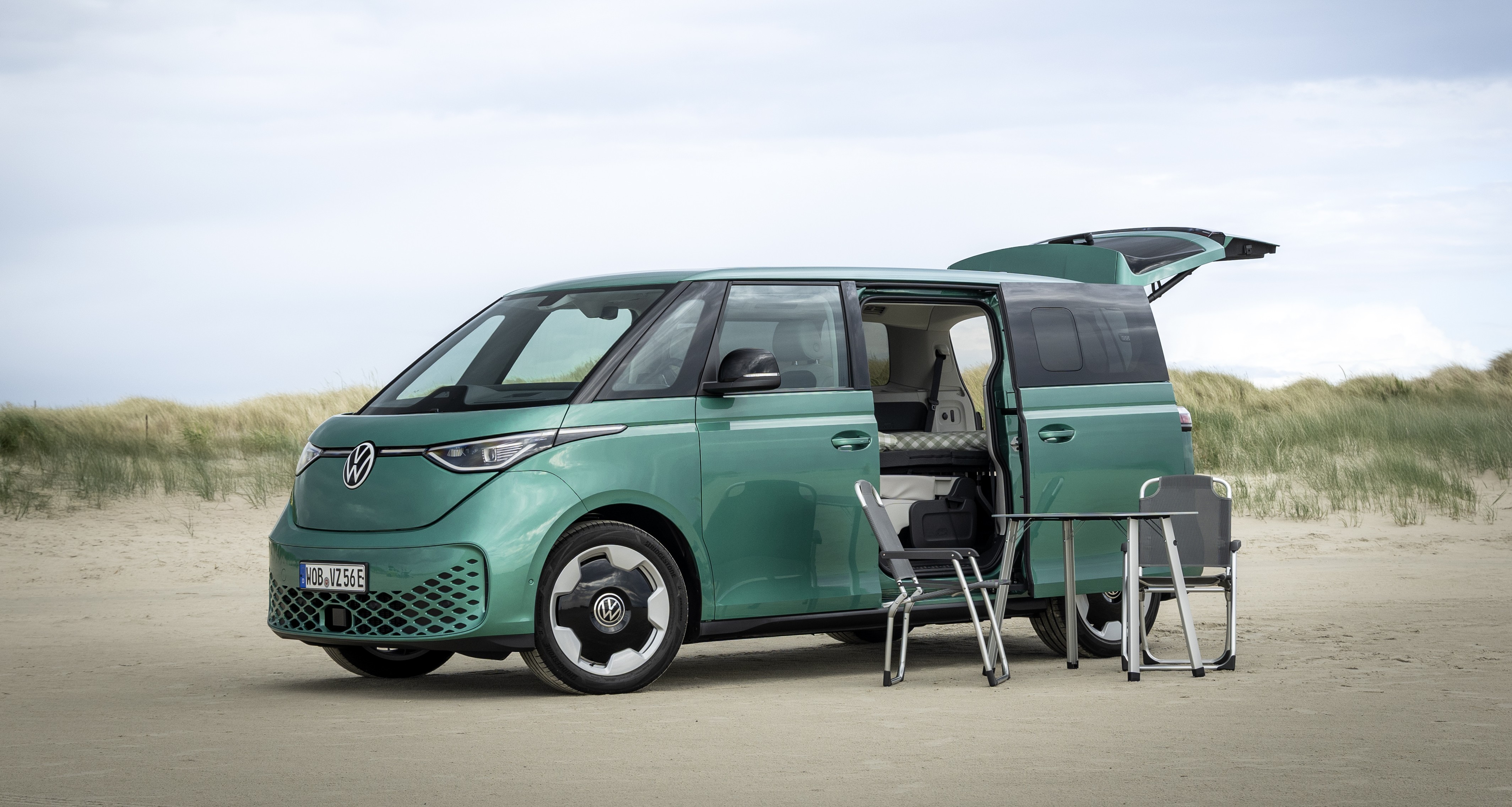 El Volkswagen ID. Buzz ya puede convertirse en una camper gracias al nuevo paquete 'Buenas Noches'