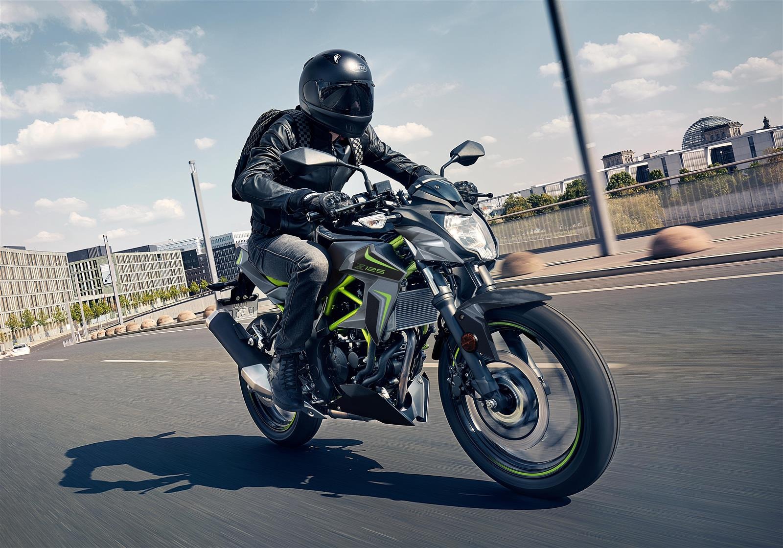 Kawasaki Z125 en carretera