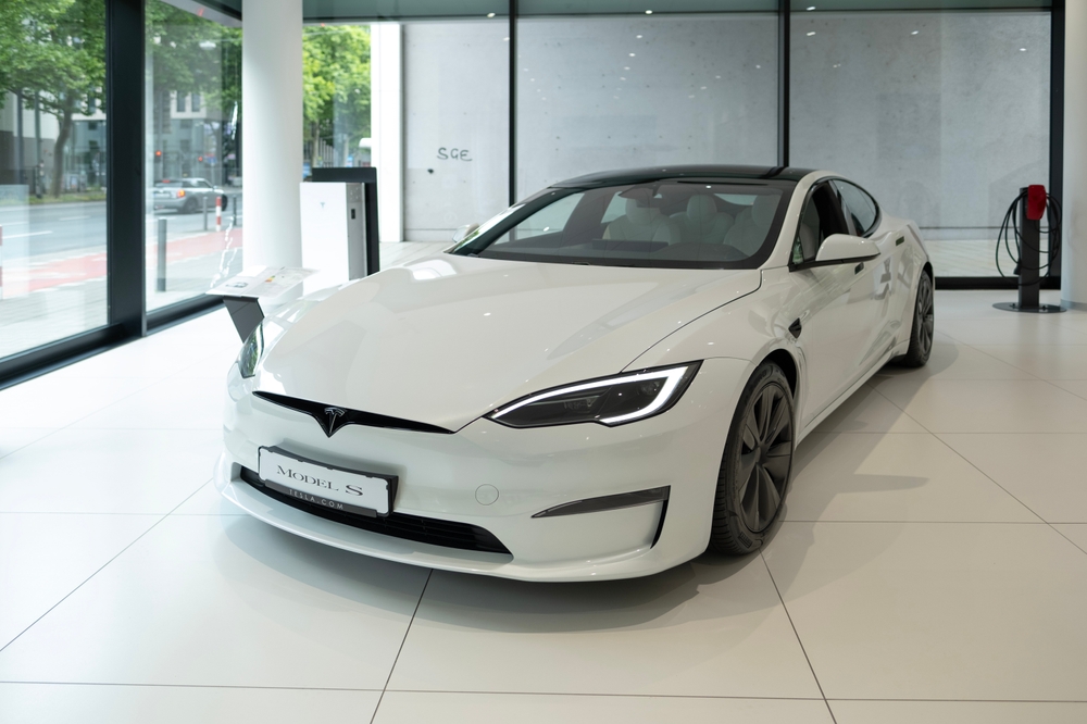 Tesla Model S plaid blanco
