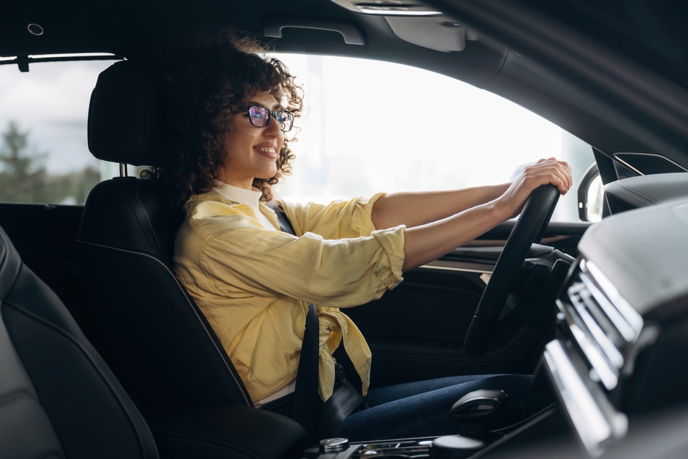 Mujer propietaria de un coche