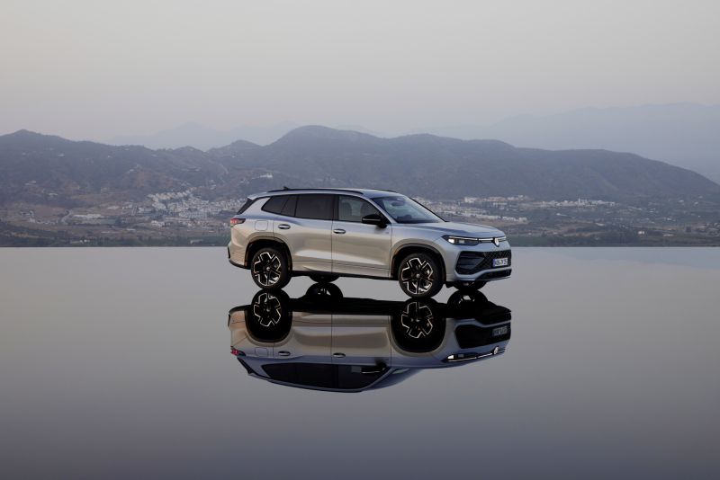 Nuevo Volkswagen Tayron, un SUV premium de siete plazas con tecnología avanzada.