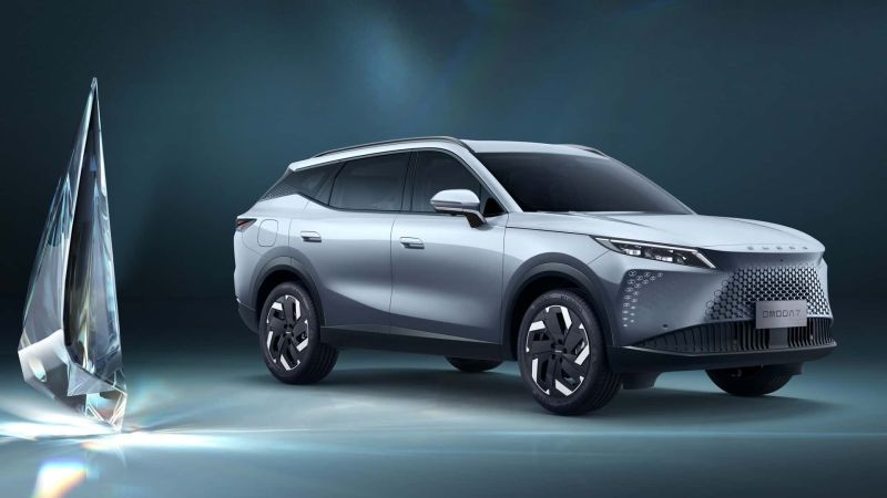 Omoda 7 SHS: el SUV híbrido enchufable con el que la marca sube el listón