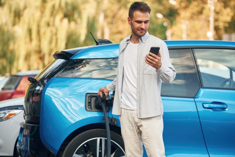 ¿Dónde recargar mi coche eléctrico? Guía completa para encontrar puntos de carga